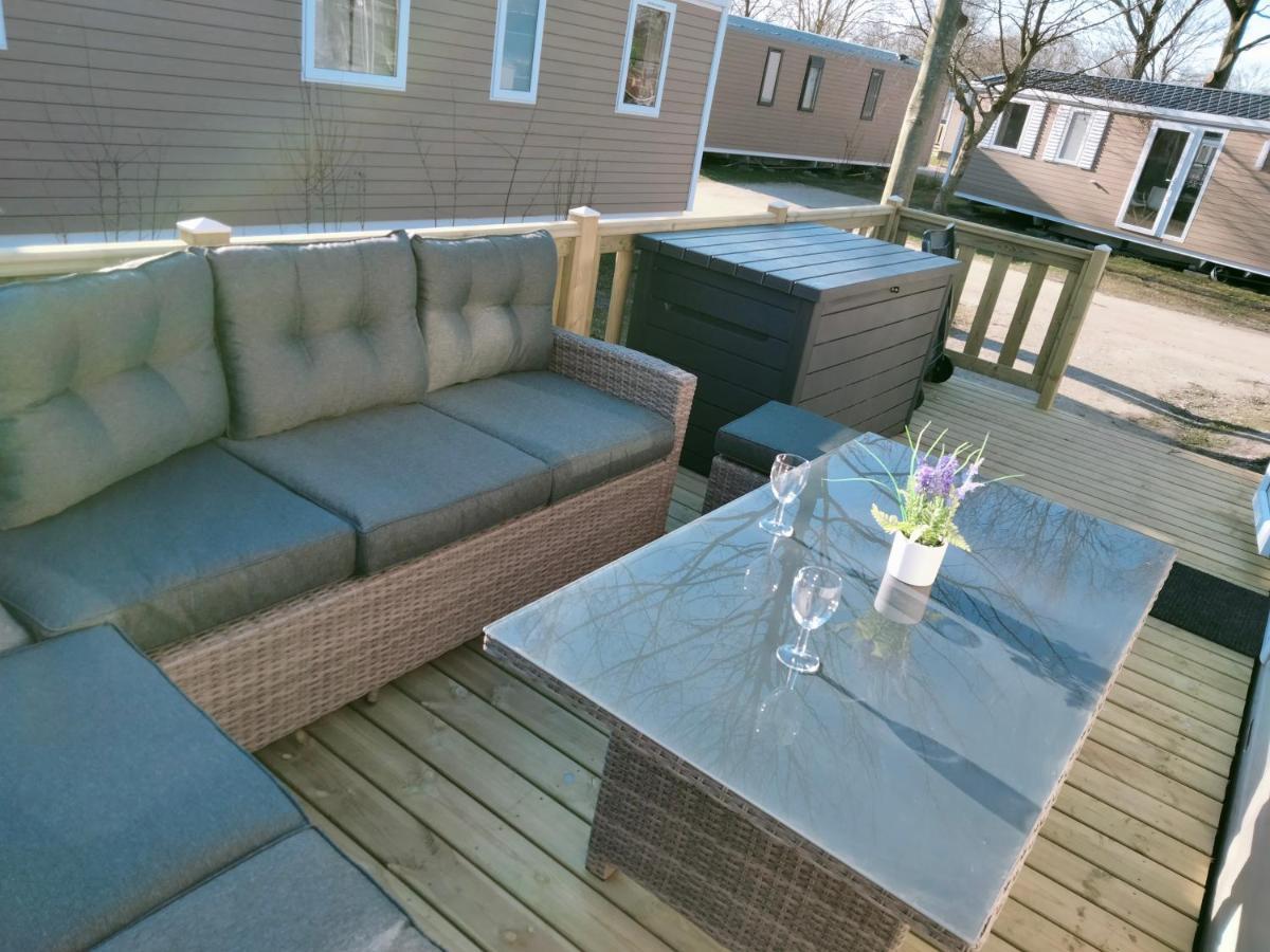 Bj Chalets - De Rug 1 - Vakantiepark Lauwersoog - Luxe Chalet Met Vaatwasser! Vroege Incheck! Kültér fotó